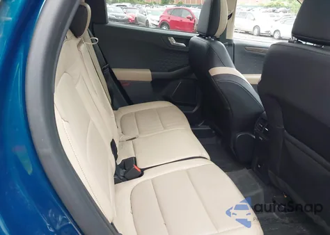 2020 Ford Escape Titanium z USA, uszkodzony, nr VIN 1FMCU9J92LUC16654